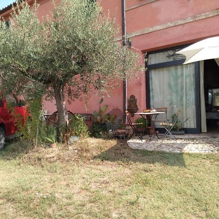 Abruzzocasacampagna Collecorvino - Monolocale Con Mini-Cucina, Giardino E Parcheggio Villa Exterior photo
