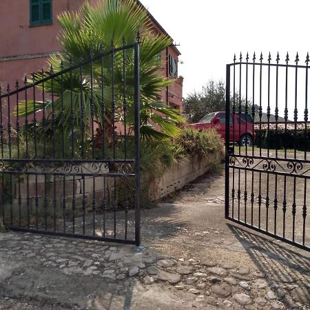 Abruzzocasacampagna Collecorvino - Monolocale Con Mini-Cucina, Giardino E Parcheggio Villa Exterior photo