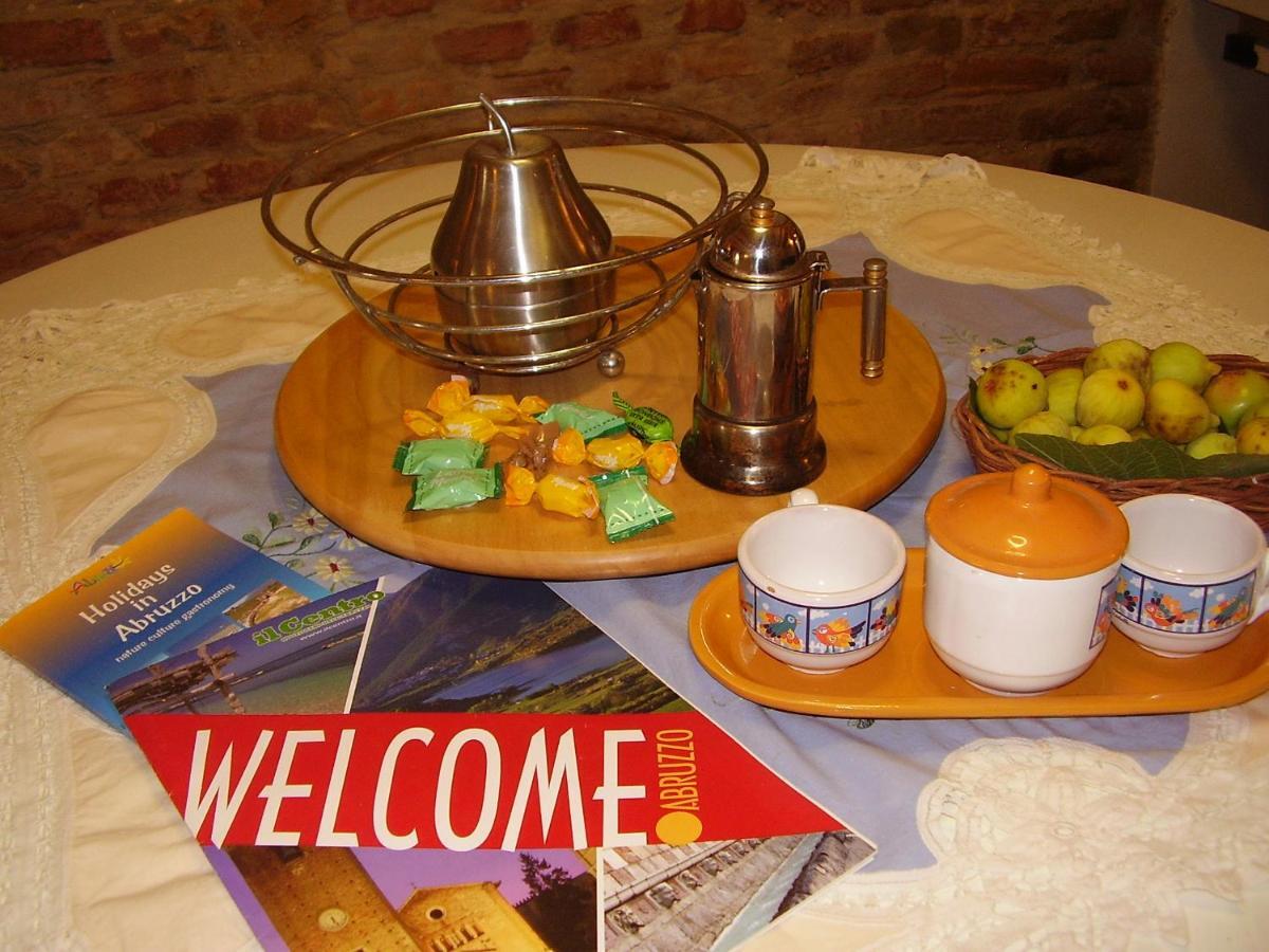 Abruzzocasacampagna Collecorvino - Monolocale Con Mini-Cucina, Giardino E Parcheggio Villa Exterior photo